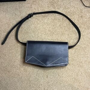 Calvin Klein Jeans Women Sz L/XL Leather Belt Bag Black White Stitching. EUC